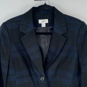 LOFT Plaid Blazer Size 8 Navy Blue Wool Blend Lined Classic Jacket Fall Winter